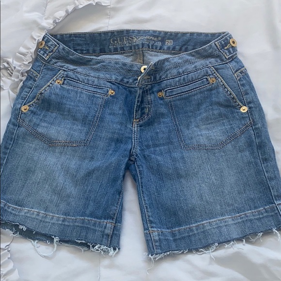 Distressed guess shorts - Picture 1 of 2